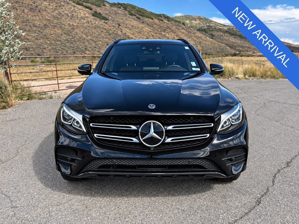 Used 2019 Mercedes-Benz GLC 300 4MATIC image 2