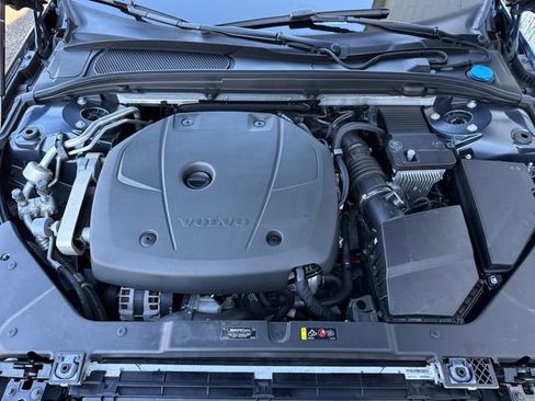 Used 2020 Volvo S60 T6 Momentum w/ Protection Package Premier image 27