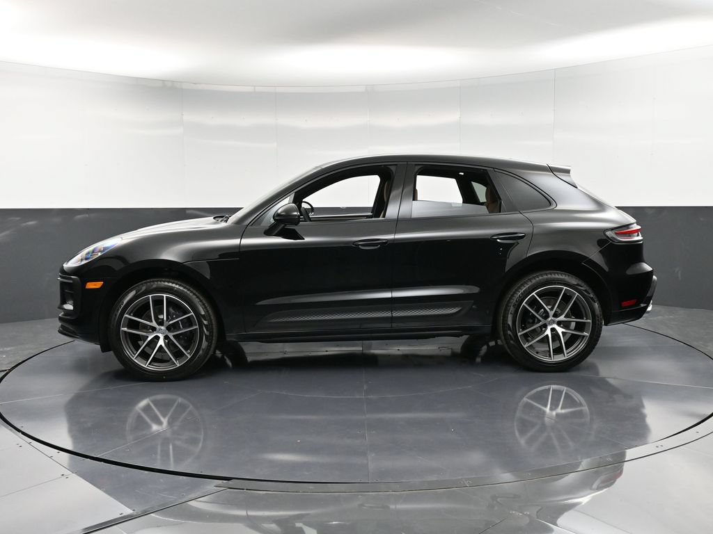 Certified 2026 Porsche Macan AWD/4WD image 2