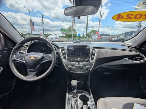 Used 2024 Chevrolet Malibu LT FWD image 16
