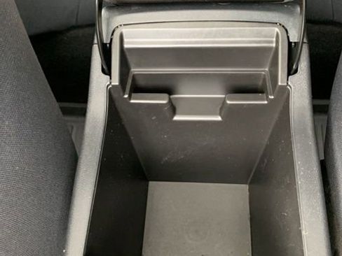 Used 2021 Subaru Crosstrek 2.0i Premium w/ Moonroof Package image 23