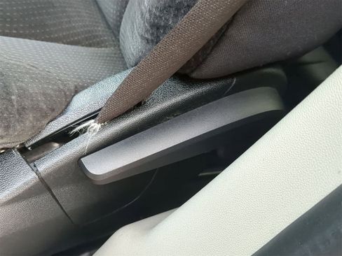 Used 2018 Dodge Grand Caravan SE image 24