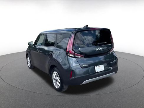 Used 2025 Kia Soul LX w/ LX Technology Package FWD image 11