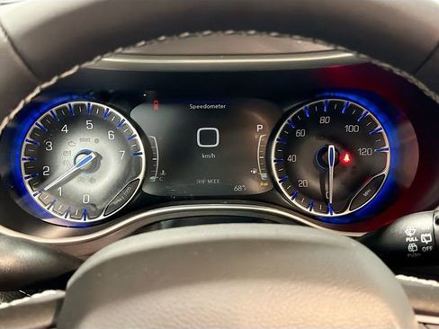 New 2026 Chrysler Pacifica Select image 13