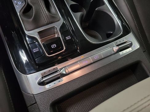 Used 2022 Kia Carnival SX FWD image 16