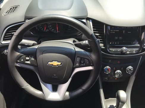 Certified 2018 Chevrolet Trax LT w/ LT Convenience Package FWD image 27