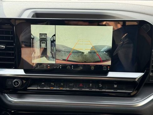 Used 2025 Chevrolet Silverado 1500 High Country w/ Z71 Off-Road Package image 4