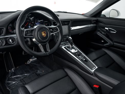 Certified 2017 Porsche 911 Carrera RWD image 4