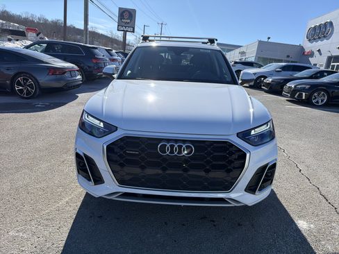 Used 2023 Audi Q5 2.0T Premium Plus w/ Premium Plus Package AWD/4WD image 2