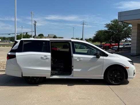 Used 2025 Honda Odyssey Sport-L image 10