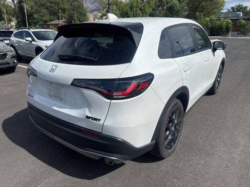 Used 2024 Honda HR-V Sport image 3