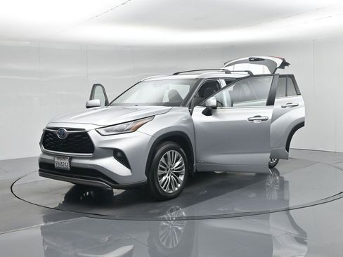Used 2022 Toyota Highlander Platinum image 42