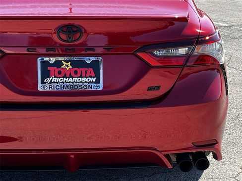 Used 2023 Toyota Camry SE image 6