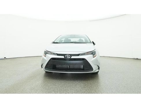 Used 2025 Toyota Corolla LE FWD image 36