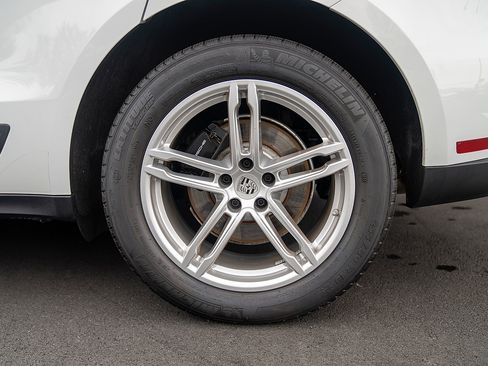 Certified 2026 Porsche Macan AWD/4WD image 25