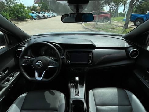 Used 2024 Nissan Kicks SR w/ SR Premium Package FWD image 11