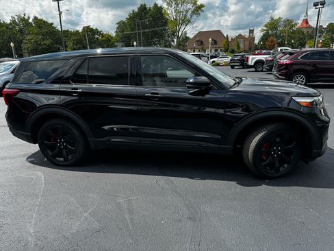 Used 2022 Ford Explorer ST w/ ST Street Pack AWD/4WD image 17