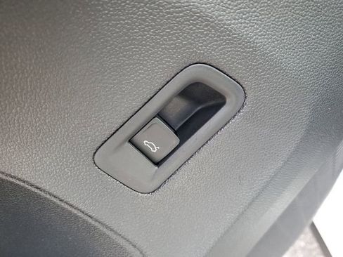 New 2026 Volkswagen Atlas Cross Sport SEL Premium R-Line image 17