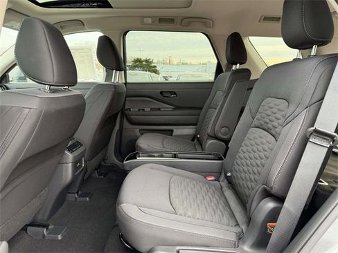 New 2025 Nissan Pathfinder SV w/ SV Premium Package image 13