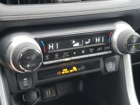 Used 2023 Toyota RAV4 XLE image 21