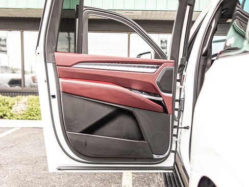 Used 2025 Cadillac Escalade ESV Premium Luxury w/ Touring Package AWD/4WD image 35