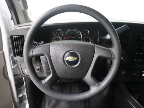 Used 2018 Chevrolet Express 2500 w/ Driver Convenience Package image 11