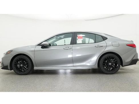 New 2026 Toyota Camry SE FWD image 19