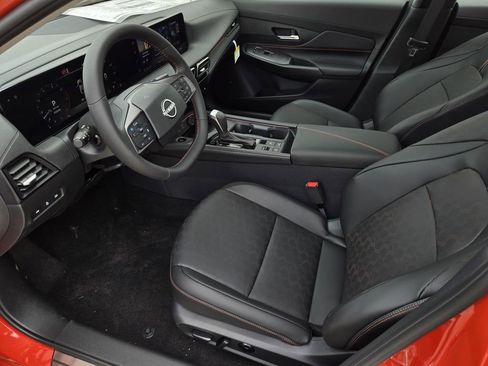 New 2026 Nissan Sentra SR w/ SR Premium Package FWD image 19