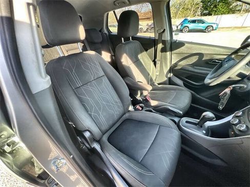 Used 2020 Chevrolet Trax LT image 26