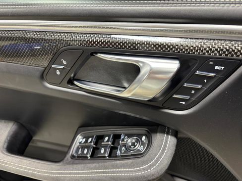 Used 2018 Porsche Macan Turbo image 21