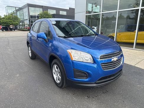 Used 2015 Chevrolet Trax LS AWD/4WD image 10