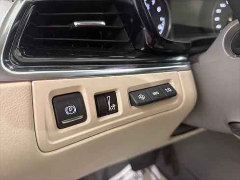 Used 2022 Cadillac XT6 Premium Luxury w/ Technology Package image 14