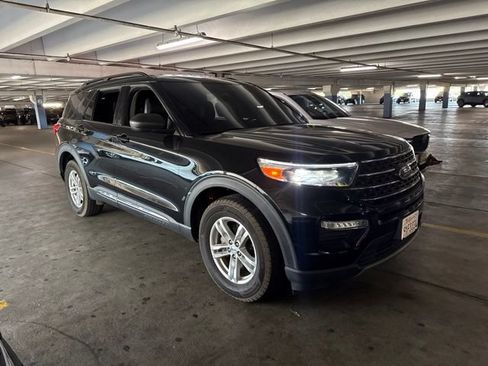 Used 2023 Ford Explorer XLT w/ Equipment Group 202A AWD/4WD image 3