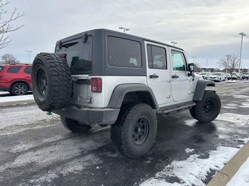 Used 2012 Jeep Wrangler Unlimited Sport image 9