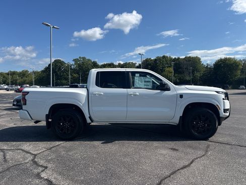 New 2026 Nissan Frontier SV w/ SV Convenience Package AWD/4WD image 4