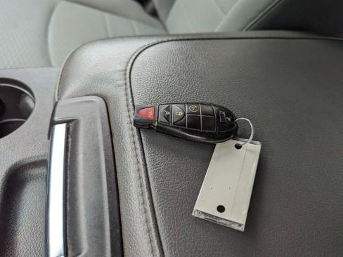 Used 2017 RAM 1500 Express image 24