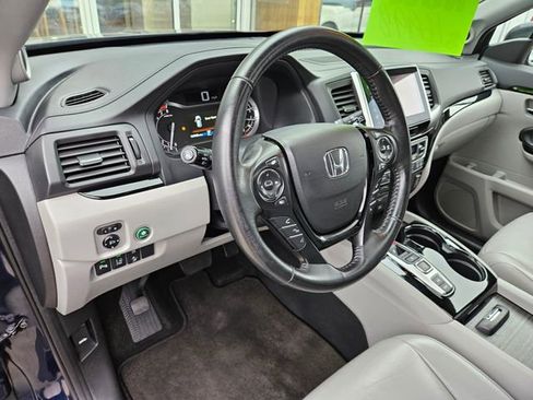 Used 2016 Honda Pilot Touring image 22