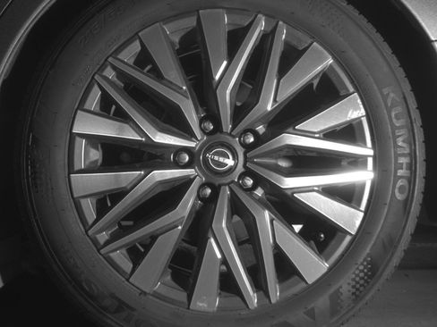 Used 2025 Nissan Altima 2.5 SV FWD image 16