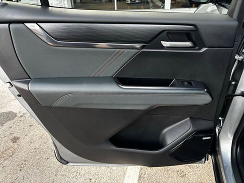 Used 2025 GMC Acadia AT4 image 23