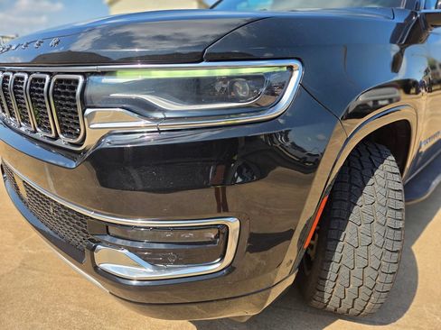 Used 2024 Jeep Wagoneer Series II w/ Flexible Seating Group RWD image 34