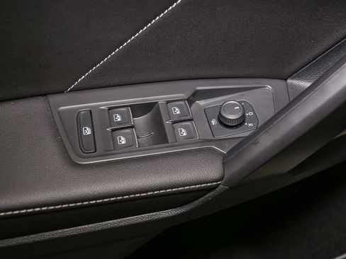 Certified 2024 Volkswagen Tiguan SE R-Line image 46