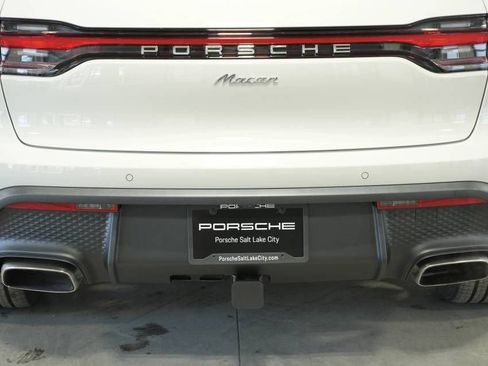 Certified 2026 Porsche Macan AWD/4WD image 39