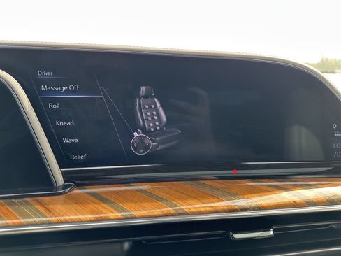 Used 2022 Cadillac Escalade Sport Platinum w/ LPO, Floor Liner Package AWD/4WD image 15