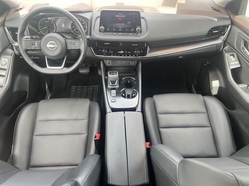 Certified 2022 Nissan Rogue SV w/ SV Premium Package FWD image 18