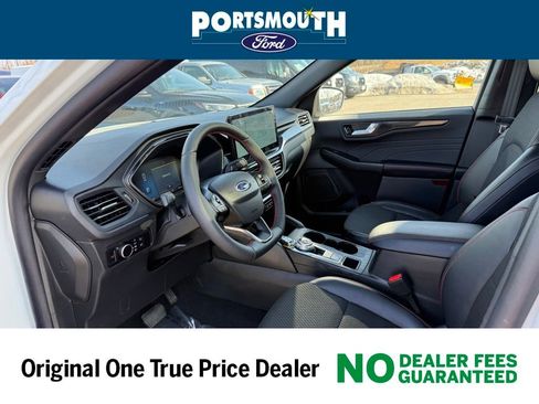 Used 2025 Ford Escape ST-Line w/ Tech Pack #1 image 4