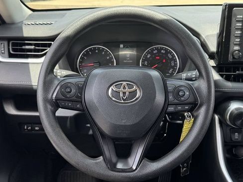 Used 2022 Toyota RAV4 LE AWD/4WD image 13