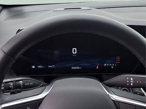 Used 2026 Chevrolet Equinox LT AWD/4WD image 15