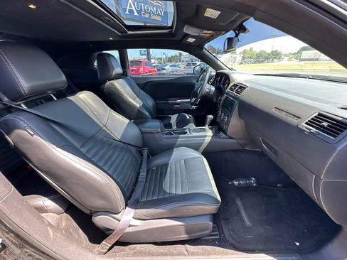 Used 2012 Dodge Challenger R/T RWD image 10