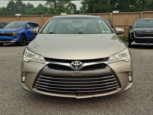 Used 2016 Toyota Camry LE FWD image 2