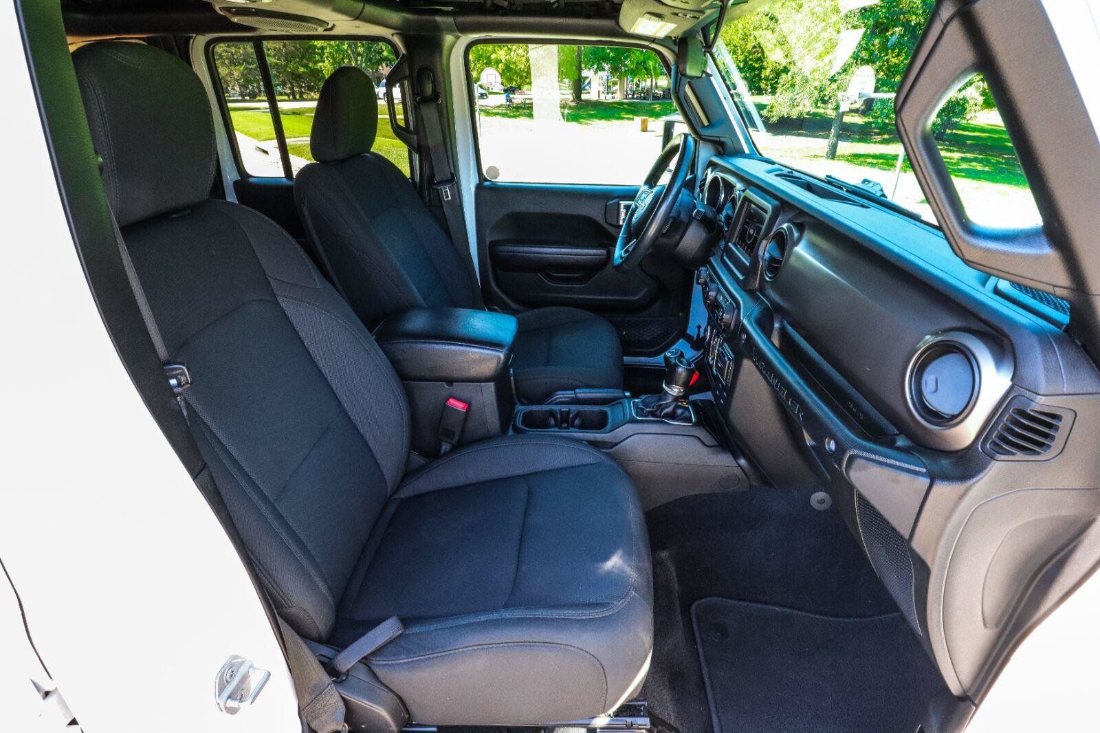 Used 2018 Jeep Wrangler Unlimited Sport S AWD/4WD image 37